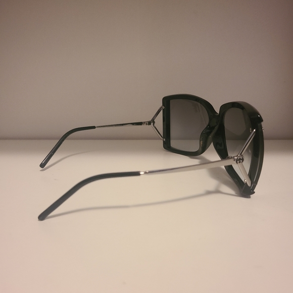 Gucci Sunglasses - Picture 4 of 9